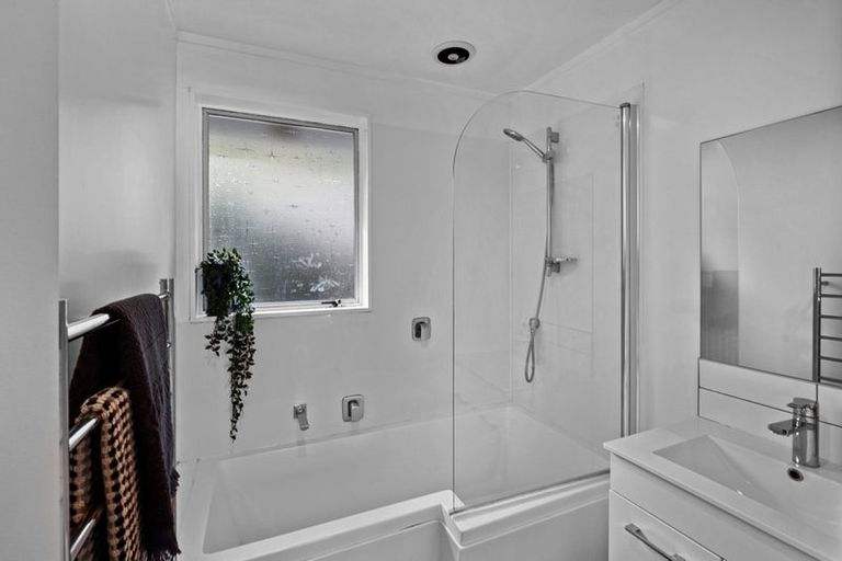 Photo of property in 5c Tahurangi Place, Spotswood, New Plymouth, 4310