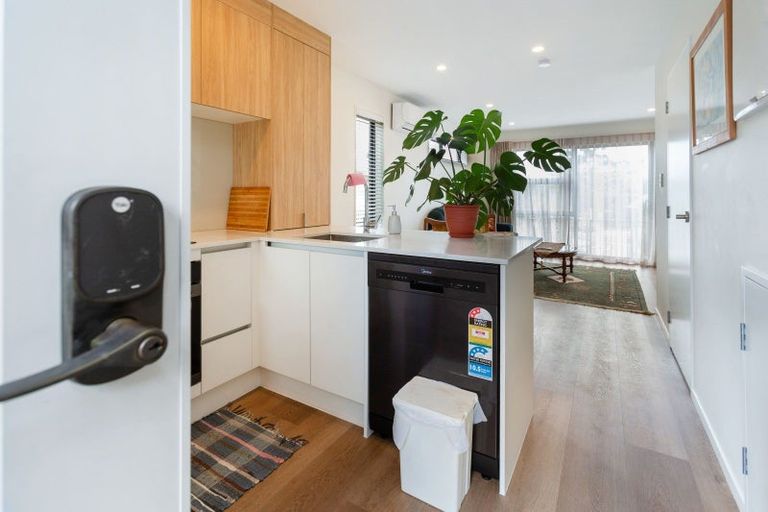 Photo of property in 84 Selo Street, Glen Eden, Auckland, 0602
