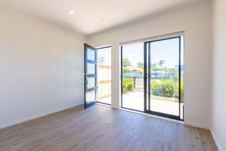 Photo of property in 3/122 Pooks Road, Ranui, Auckland, 0612