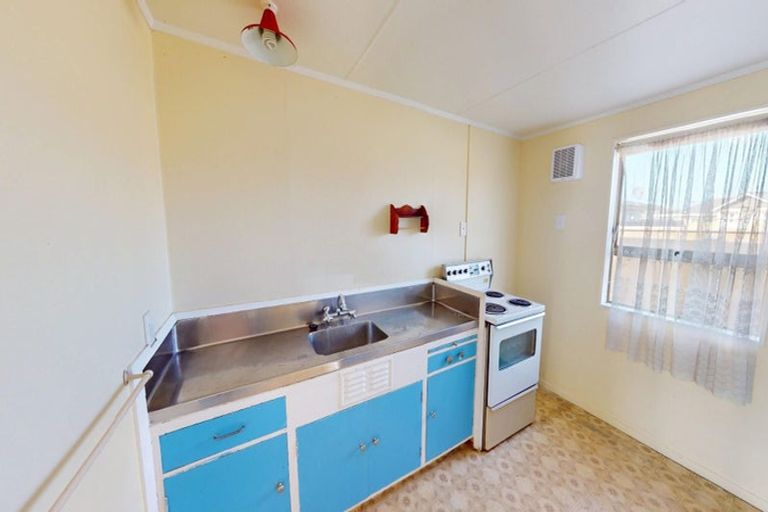 Photo of property in 6b Cambridge Street, Gonville, Wanganui, 4501