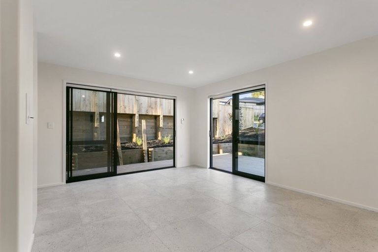 Photo of property in 3 Maraeariki Avenue, Orewa, 0931