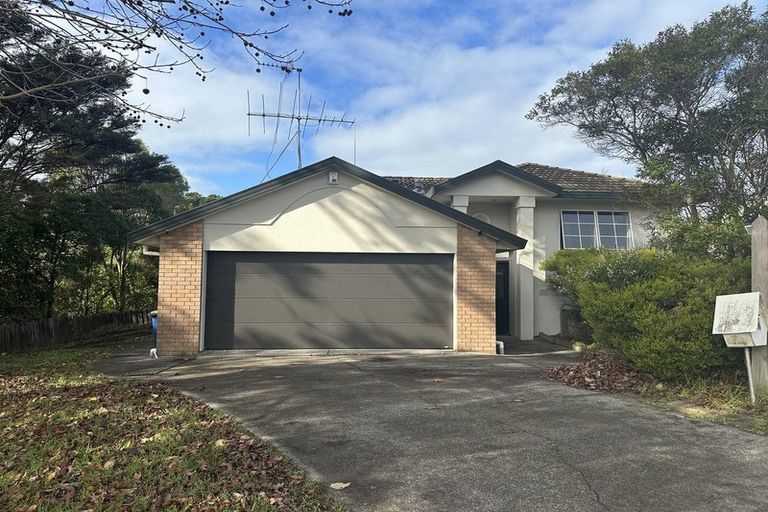 Photo of property in 76 Barbados Drive, Unsworth Heights, Auckland, 0632