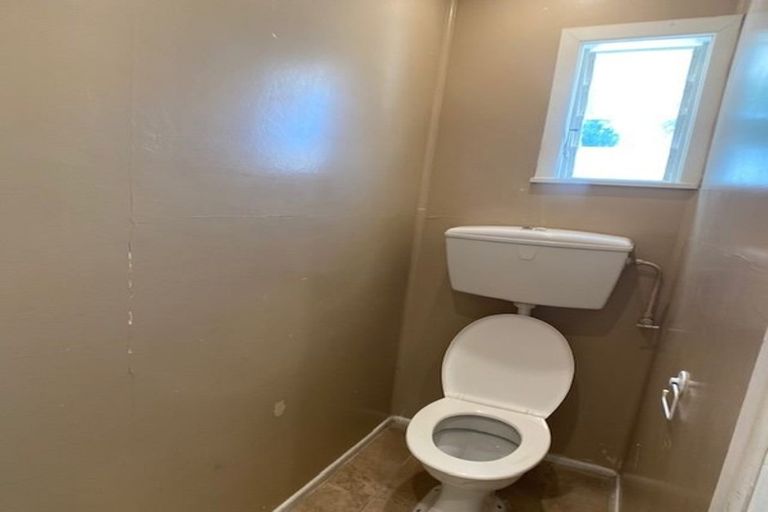 Photo of property in 50 Stottholm Road, Titirangi, Auckland, 0604