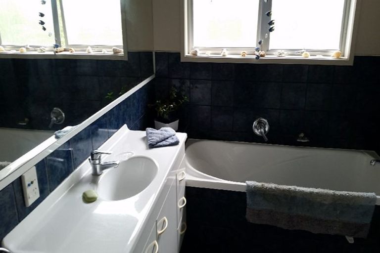 Photo of property in 243 Glamorgan Drive, Torbay, Auckland, 0630