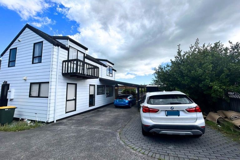 Photo of property in 1/4 Manuka Road, Glenfield, Auckland, 0629