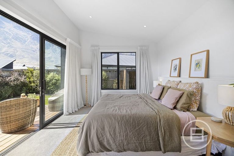 Photo of property in 61 Drysdale Road, Jacks Point, 9371