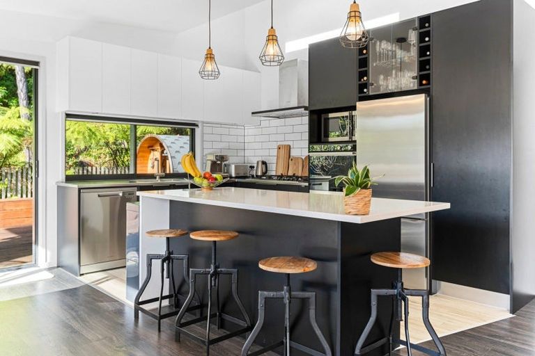 Photo of property in 4 Bright Way, Lower Vogeltown, New Plymouth, 4310