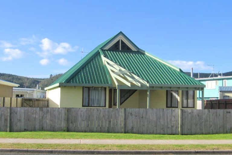 Photo of property in 214 Hetherington Road, Whangamata, 3620