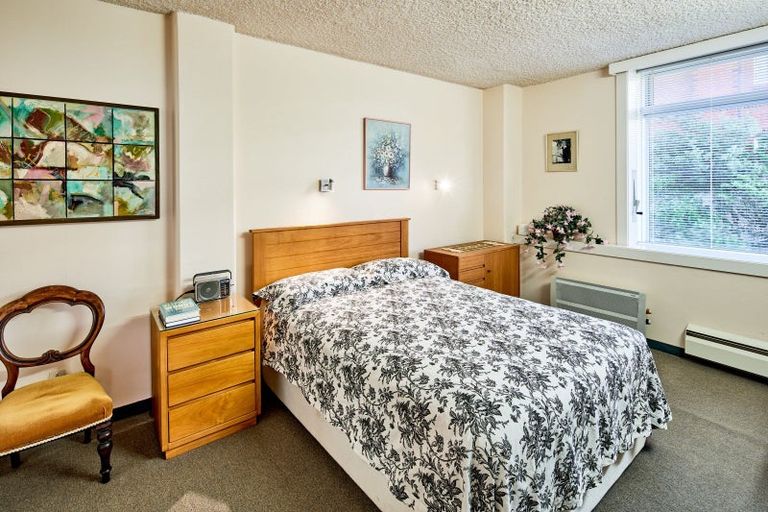 Photo of property in Jerningham Apartments, 20 Oriental Terrace, Oriental Bay, Wellington, 6011