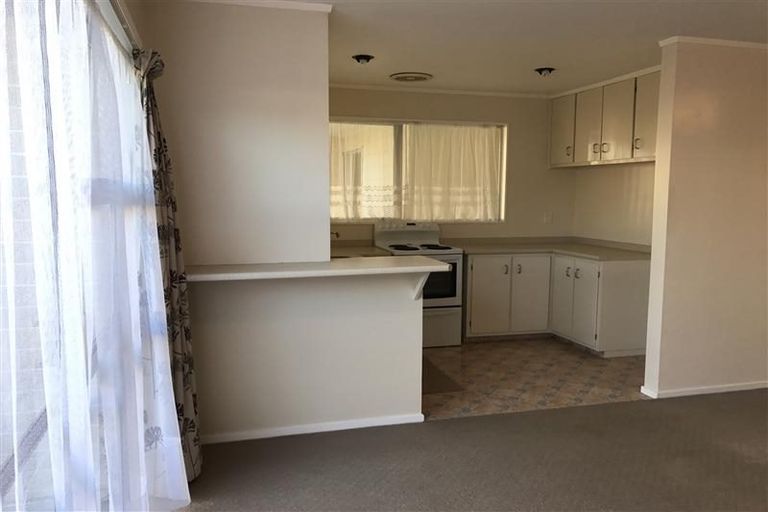 Photo of property in 63 Horokiwi Road West, Newlands, Wellington, 6037