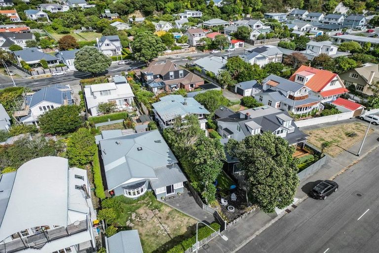Photo of property in 25 Marine Parade, Eastbourne, Lower Hutt, 5013