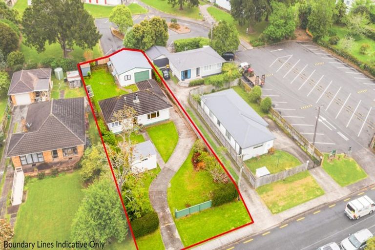 Photo of property in 43 Neil Avenue, Te Atatu Peninsula, Auckland, 0610
