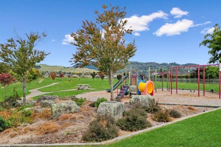 Photo of property in 32 Carroll Place, Owhata, Rotorua, 3010