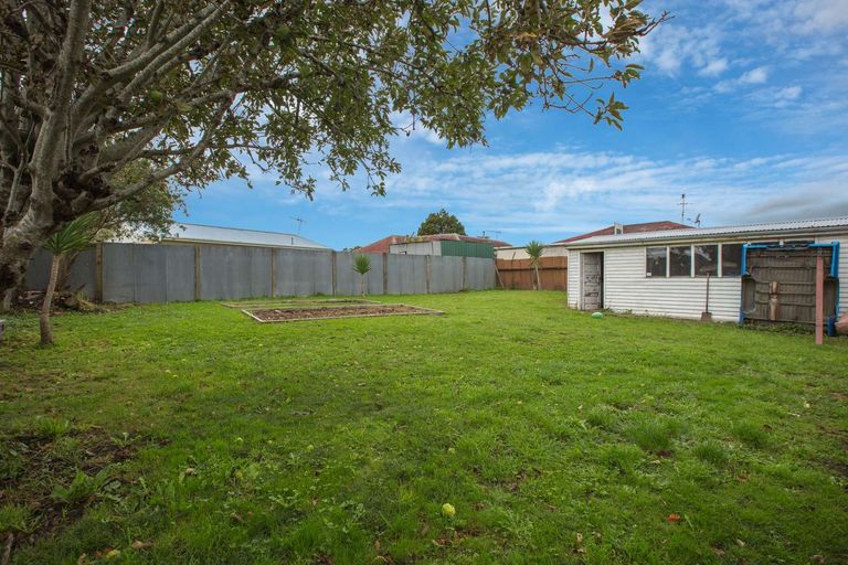 Photo of property in 74a Mcannalley Street, Manurewa East, Auckland, 2102
