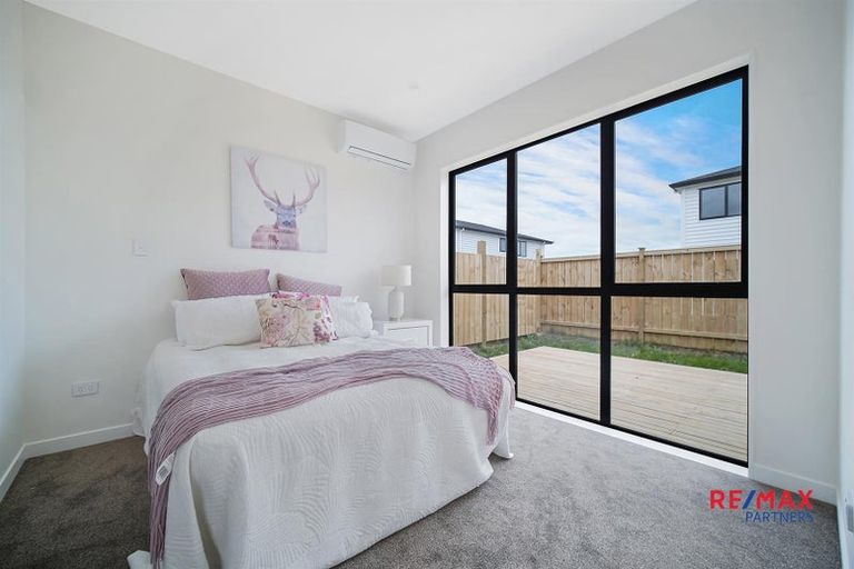 Photo of property in 32 Hari Road, Karaka, 2113