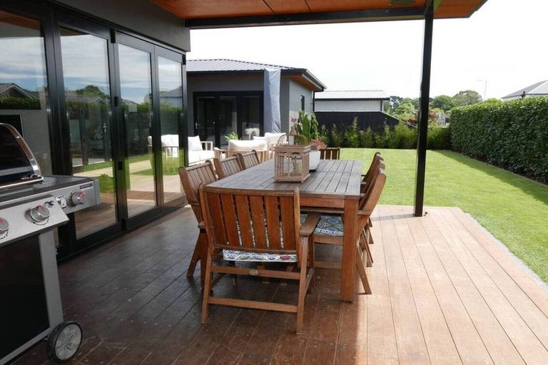 Photo of property in 1 Rostrevor Place, Mairehau, Christchurch, 8052