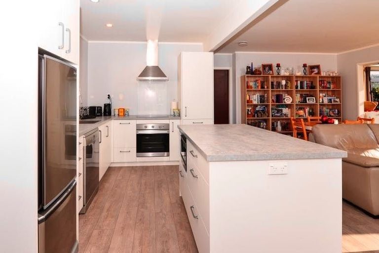 Photo of property in 16 Lindsay Crescent, Nawton, Hamilton, 3200
