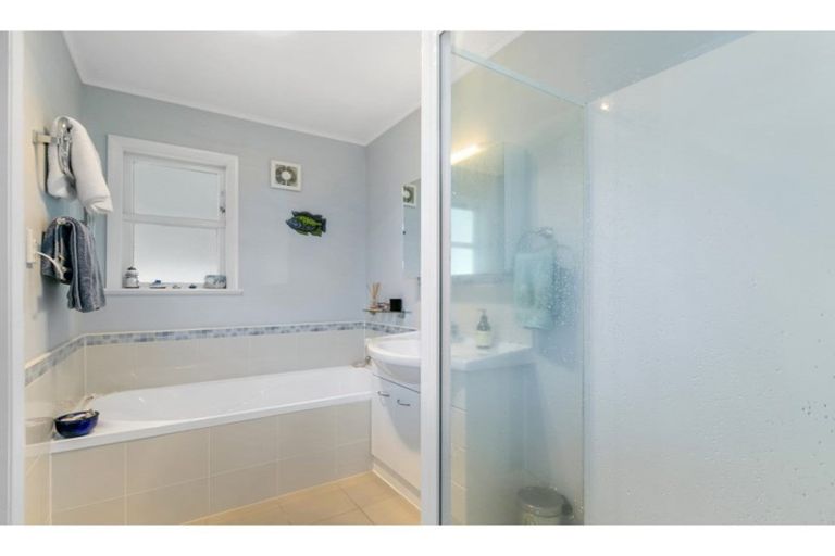 Photo of property in 3 Ruru Crescent, Heretaunga, Upper Hutt, 5018