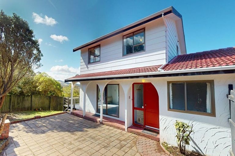 Photo of property in 3 Makatote Grove, Churton Park, Wellington, 6037