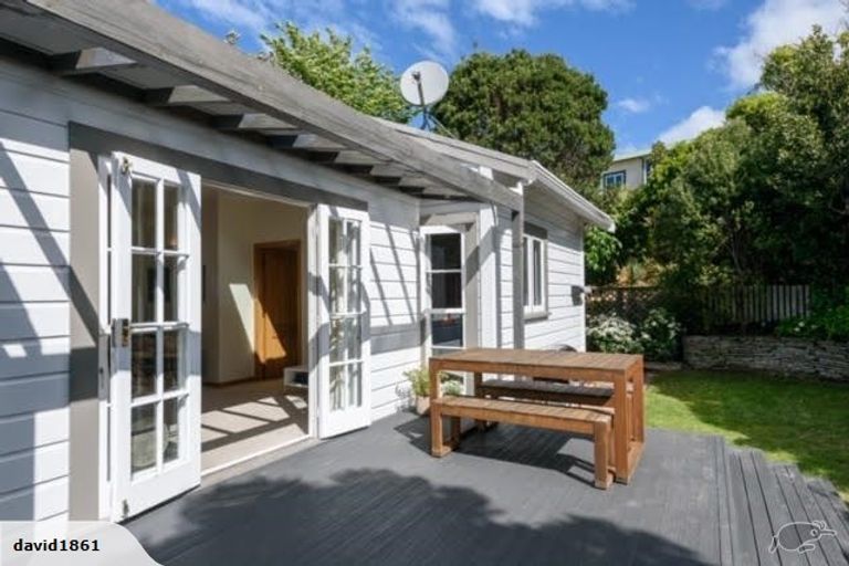 Photo of property in 11 Albemarle Road, Northland, Wellington, 6012