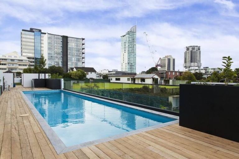Photo of property in Frank Sargeson Apts, 306/74 Anzac Street, Takapuna, Auckland, 0622
