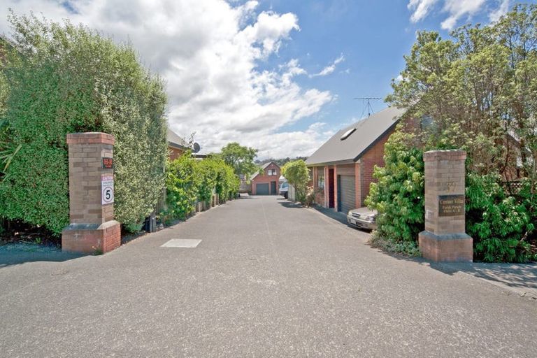 Photo of property in 37 Fields Parade, Oteha, Auckland, 0632