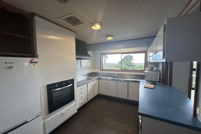 Photo of property in 118 Pupuke Road, Hillcrest, Auckland, 0627