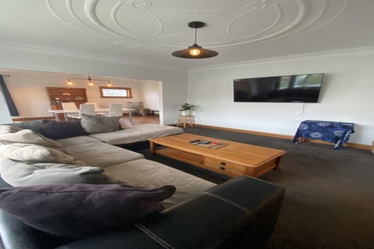 Photo of property in 56 Eden Street, Island Bay, Wellington, 6023