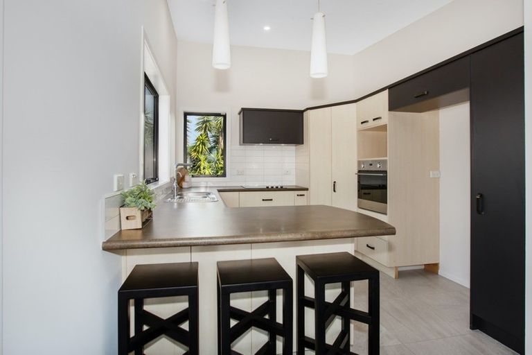 Photo of property in 18 Rifleman Lane, Paraparaumu Beach, Paraparaumu, 5032