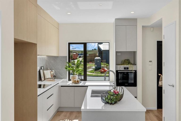 Photo of property in 20 Piringa Road, Pukekohe, 2120