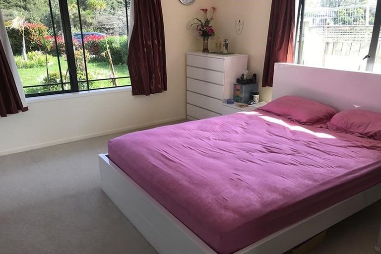 Photo of property in 11 Holsten Place, Massey, Auckland, 0614