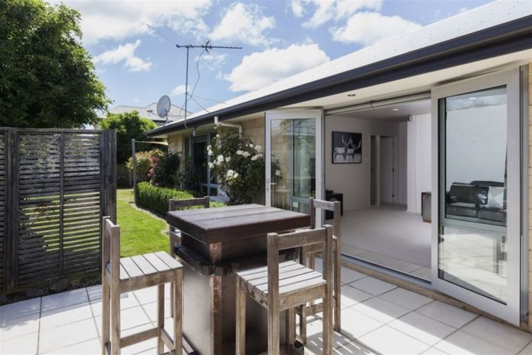 Photo of property in 9 Dunvegan Place, Harewood, Christchurch, 8051