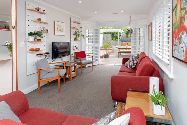 Photo of property in 45 Puru Crescent, Lyall Bay, Wellington, 6022