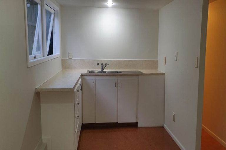 Photo of property in 2/46 Sunnynook Road, Sunnynook, Auckland, 0620