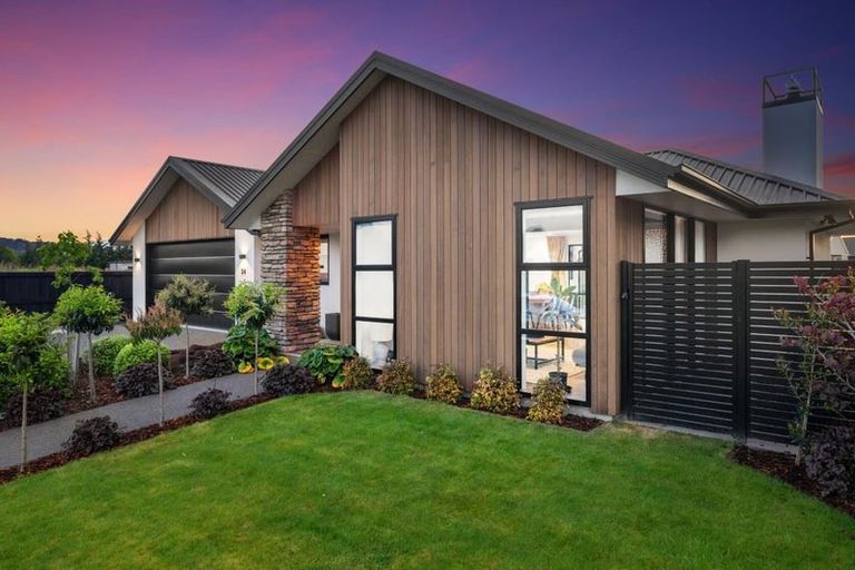 Photo of property in 24 Irvines Track, Halswell, Christchurch, 8025