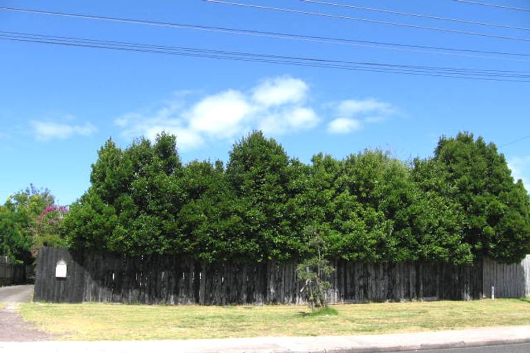 Photo of property in 2/1 Eskdale Road, Birkdale, Auckland, 0626