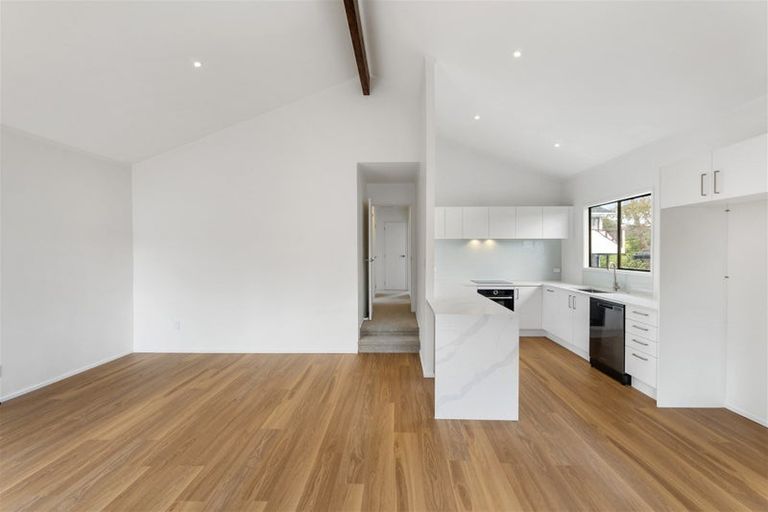 Photo of property in 32a Bayview Road, Bayview, Auckland, 0629