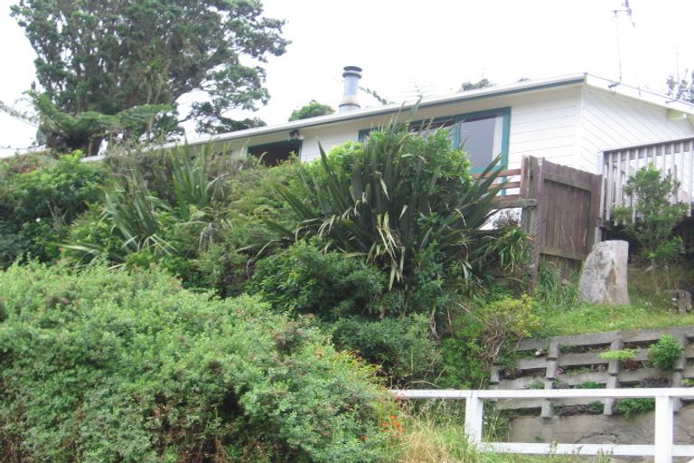 Photo of property in 35 Bedford Street, Northland, Wellington, 6012