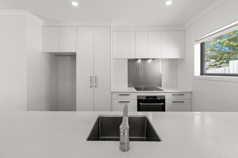 Photo of property in 30 Wrantage Street, Westown, New Plymouth, 4310