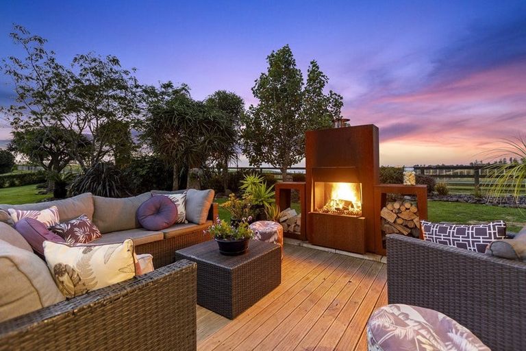 Photo of property in 418 Kaipikari Road, Urenui, 4375