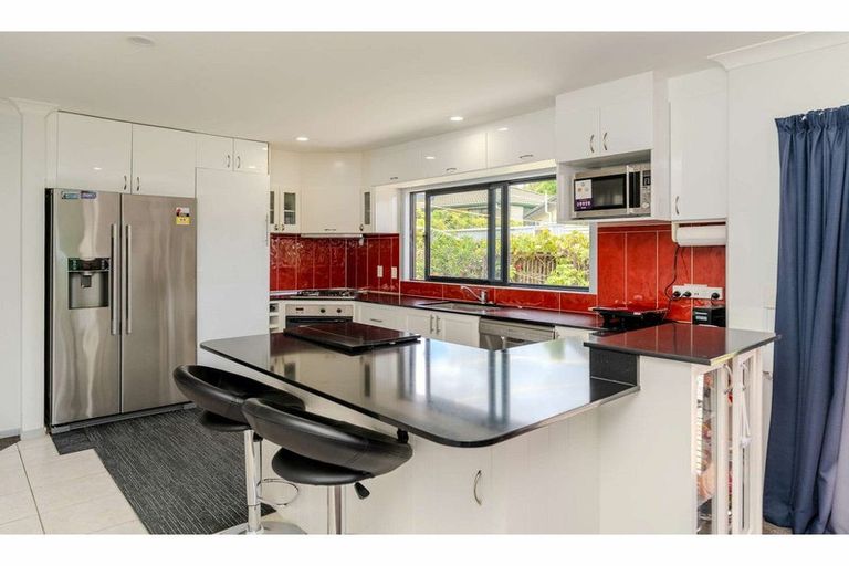 Photo of property in 21 Oakridge Drive, Kerikeri, 0230
