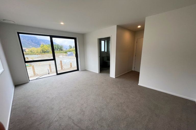 Photo of property in 33 Friesian Close, Jacks Point, 9371