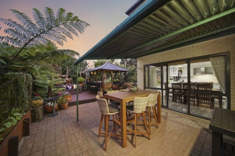 Photo of property in 20 Heyington Way, East Tamaki Heights, Auckland, 2016