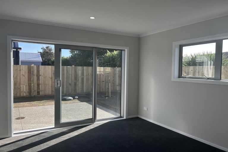 Photo of property in 18 Koru Loop, Paraparaumu, 5032