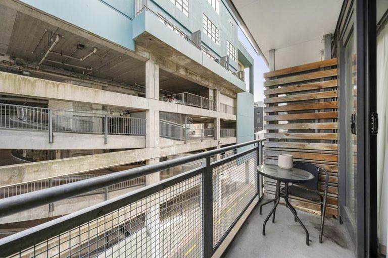 Photo of property in Dual Apartments, 201/142u Vivian Street, Te Aro, Wellington, 6011