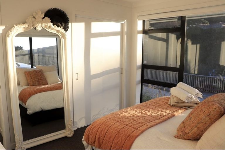 Photo of property in 4 William Earp Place, Tawa, Wellington, 5028