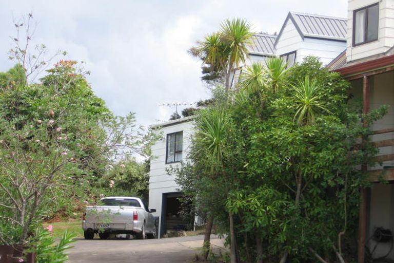 Photo of property in 1/6 Ceramco Place, Torbay, Auckland, 0630