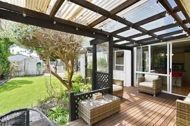 Photo of property in 214 Harewood Road, Bishopdale, Christchurch, 8053