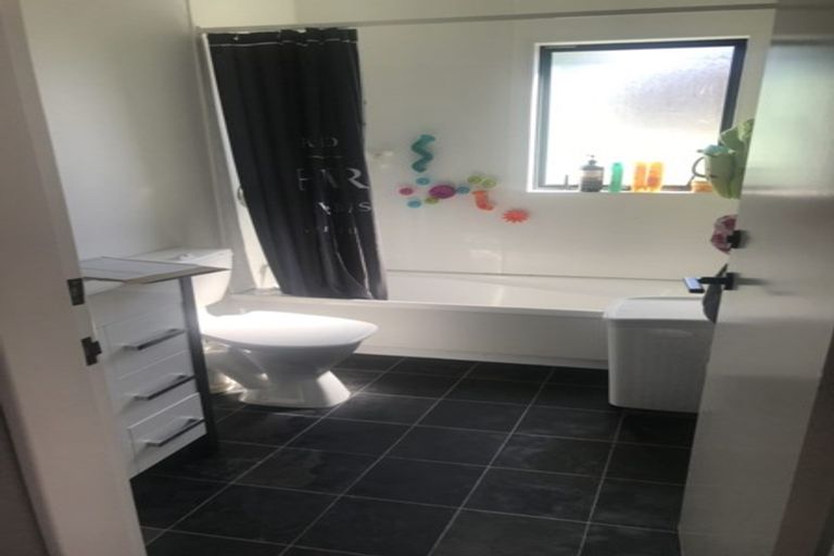 Photo of property in 4 Bathgate Street, Johnsonville, Wellington, 6037