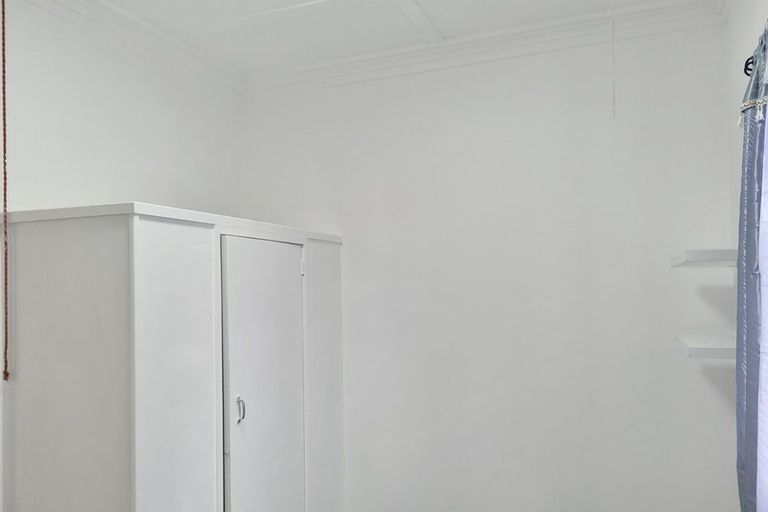 Photo of property in 28b Fruitvale Road, New Lynn, Auckland, 0600